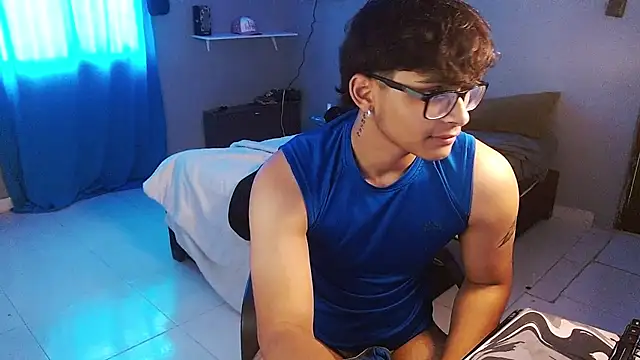 Mr_yisuzz Adlı Modelin Web Kamerası Şovu
