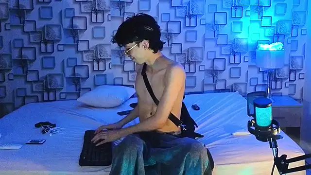 Twink_Sebas7 即時 XXX 聊天