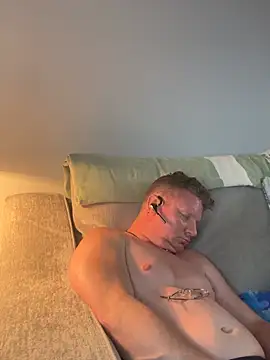 funandstuff élő XXX-chatje