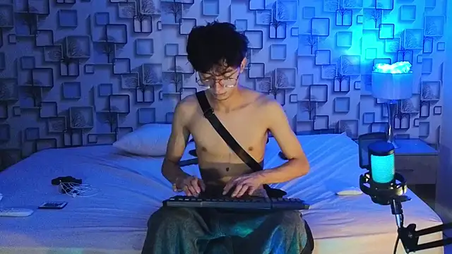 Twink_Sebas7 Adlı Modelin Canlı XXX Sohbeti