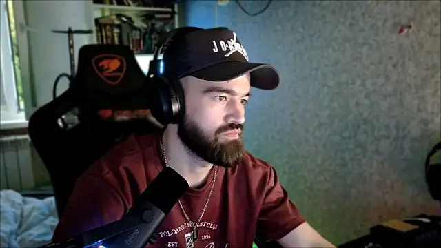 Chat +18 de _Serious_Man ao vivo