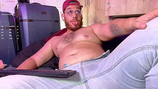 Онлайн чат XXX anotherbigboy_