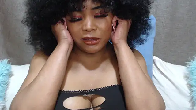 Czat XXX na żywo – SeductiveBrown40