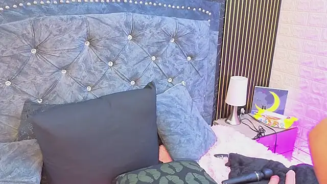 XXX chat uživo modela AlexandraNoxx