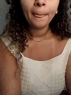 mia_isis69's Live XXX Chat