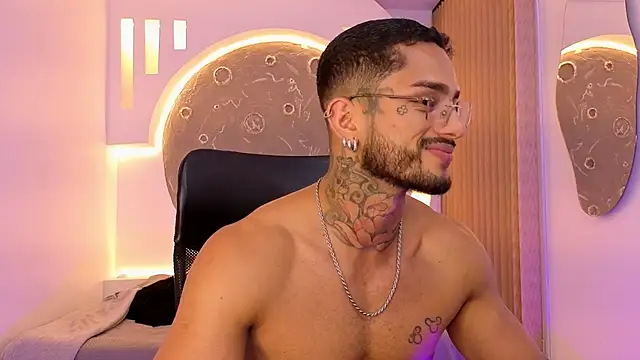 Alanrodgers' Live XXX Chat