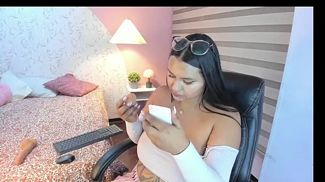 Chatroom XXX en direct de Tammara_Brm