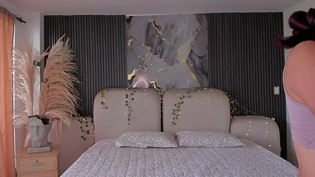 CarolineFyre Live XXX-Chat