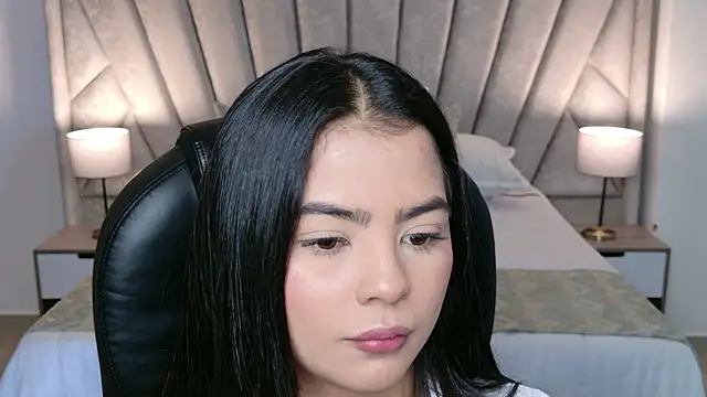 Chatroom XXX en direct de Layla_Breezee