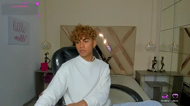 Chat +18 de Anyelo_Twink ao vivo