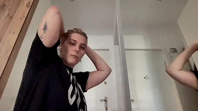 Chat +18 de Ella_Bloom ao vivo