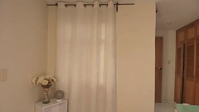 shanakendal2 Adlı Modelin Canlı XXX Sohbeti