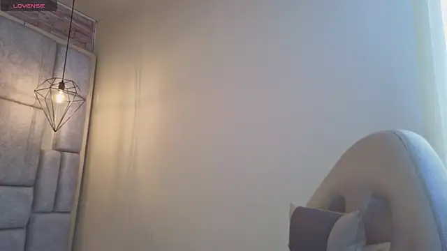 Dahiana_Dmour_'s Live XXX Chat