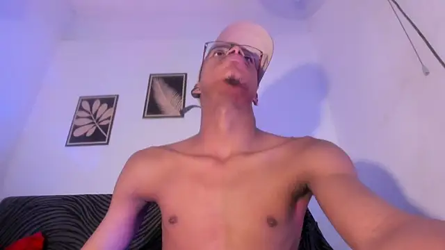 criss_zuri's Live XXX Chat