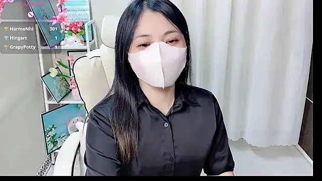 Clover_Nhi's Live XXX Chat