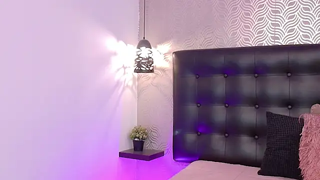 NaiaraMasson_'s Live XXX Chat
