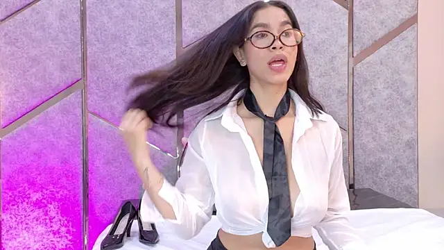 JuliaaVega's Live XXX Chat