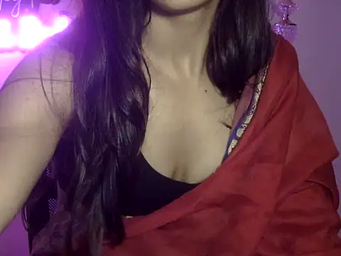 lusty_tanu Adlı Modelin Canlı XXX Sohbeti