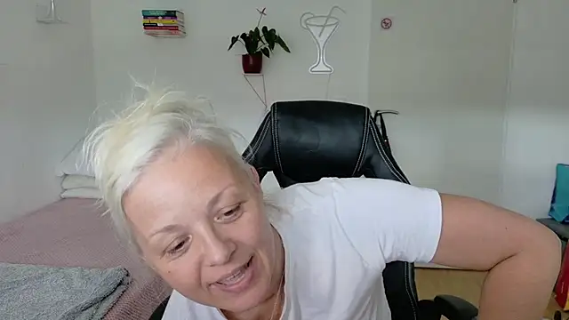 XXX chat uživo modela Linsy_Kim