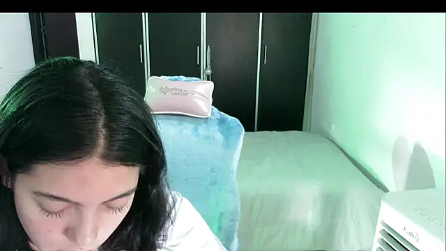 Dolce_more live XXX chat