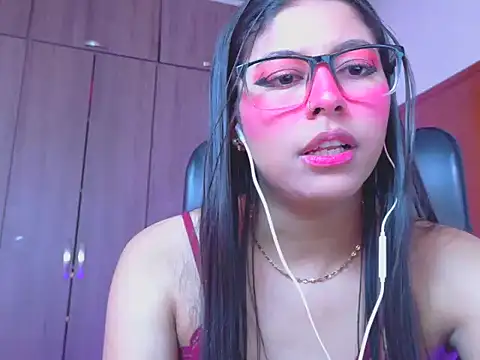 _ALLYSON18_ Adlı Modelin Canlı XXX Sohbeti