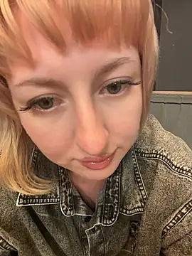 RonnieKiss' Live XXX Chat