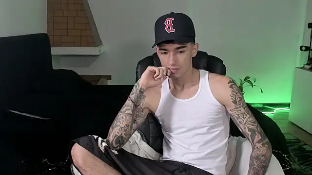 Damon__333 Live XXX Chat