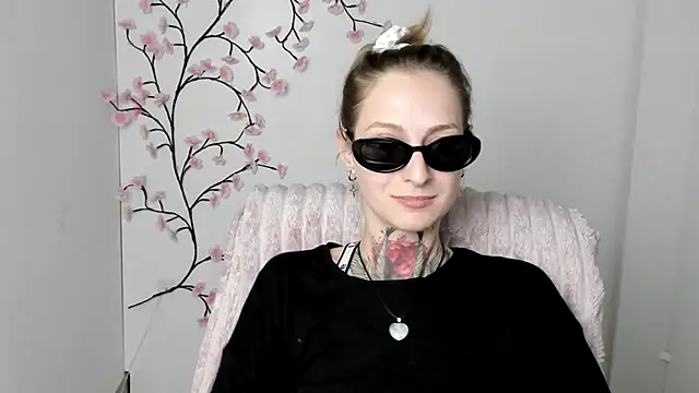 Esmi_Winter's Live XXX Chat