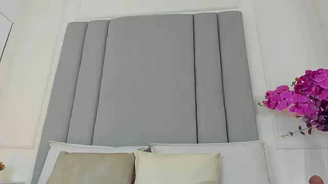 CannelaSmith's Live XXX Chat