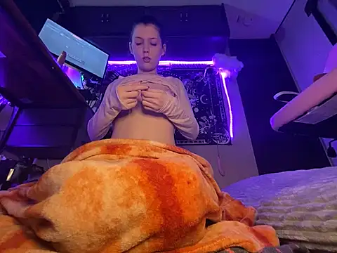 แชท XXX สดของ Lilactease