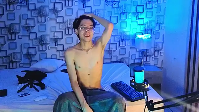 Twink_Sebas7 Adlı Modelin Canlı XXX Sohbeti