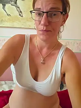 SpiceLea Chat XXX in diretta