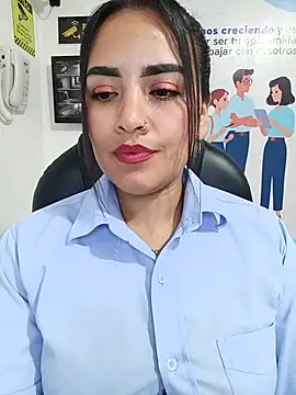 MAYE__13 élő XXX-chatje