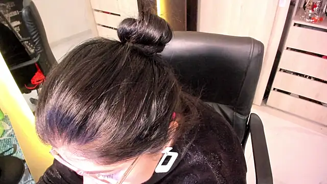 دردشة BellaFlaming الجنسية المباشرة