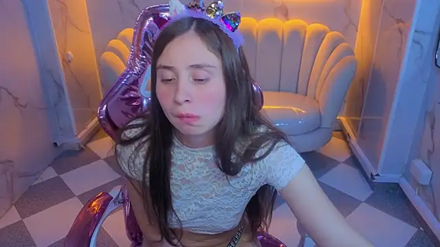 Ariana18_b's Live XXX Chat