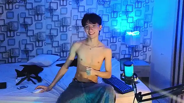 Twink_Sebas7 Adlı Modelin Canlı XXX Sohbeti