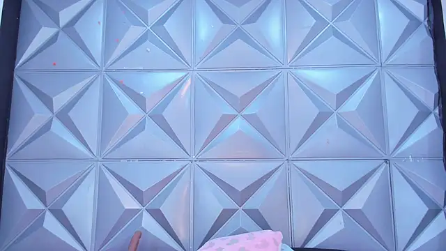 BustyGlow's Live XXX Chat