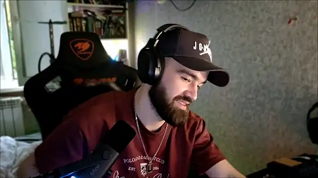 Chat +18 de _Serious_Man ao vivo