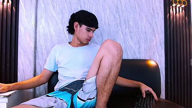 Kevin_Brooks1 Chat XXX live
