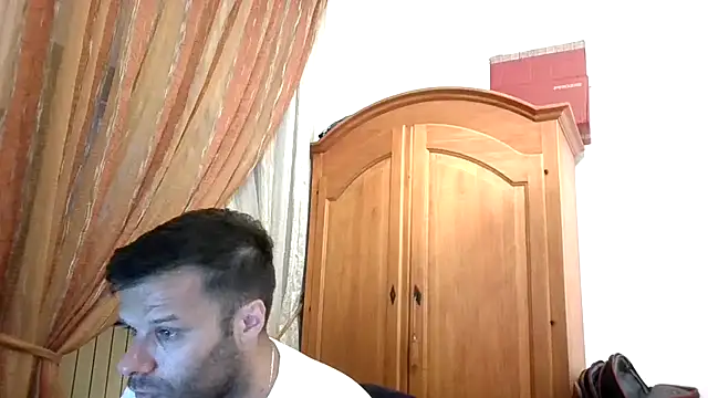 XXX chat uživo modela FROCETTO93