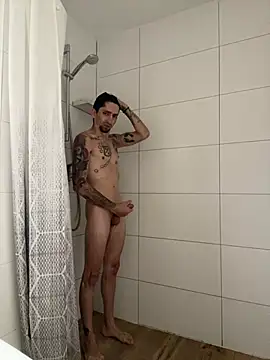 Show modela R4ulb na web-kameri