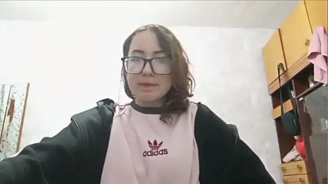 OliviaMoment Chat XXX live