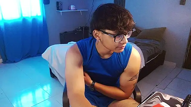 Mr_yisuzz Live XXX Chat