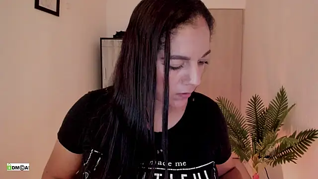 urcute_kitten's Live XXX Chat