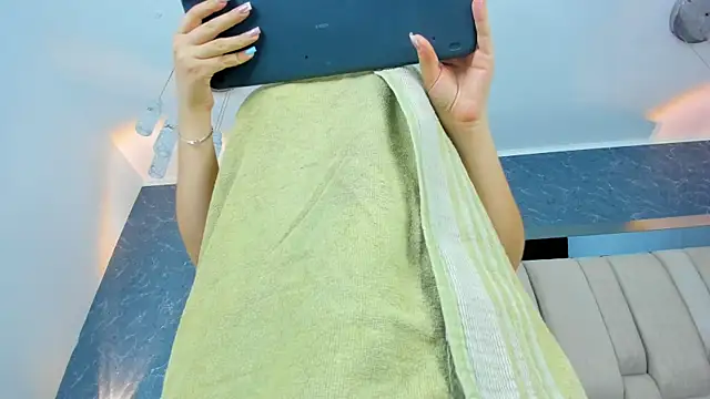 MaddyCrofft লাইভ XXX চ্যাট