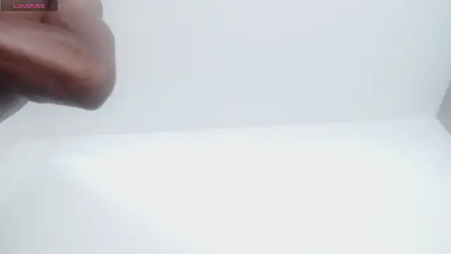 XXX chat uživo modela drake_brwon_23
