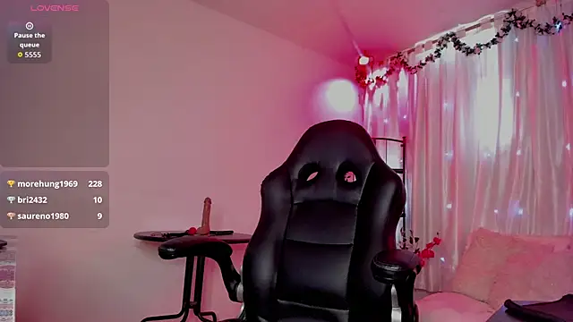 Онлайн чат XXX karol_elegance_