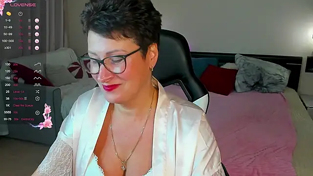 JennyMons Adlı Modelin Canlı XXX Sohbeti