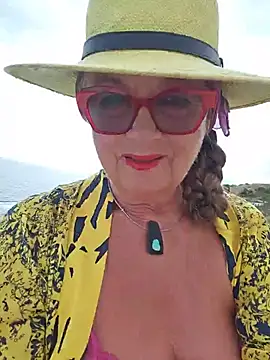 Hot-Muci Live XXX-Chat
