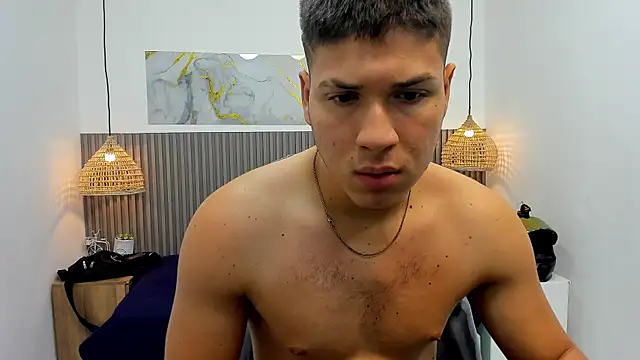AlessandroFranco XXX чат на живо